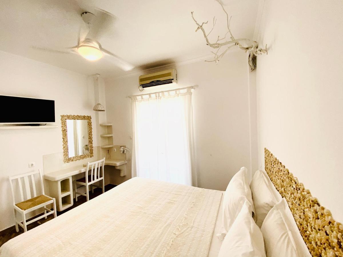 Deluxe Studios & Suites Ageri-Milos 아다마스 외부 사진